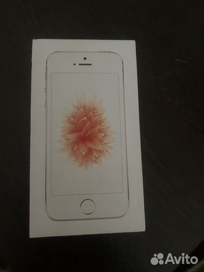 iPhone SE, 32 ГБ
