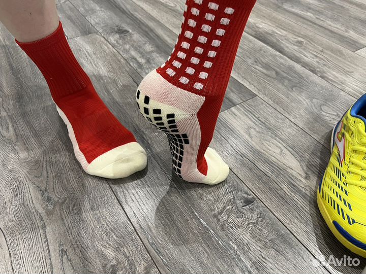 Носки противоскользящие красные