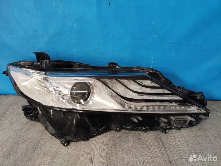 Фара правая Toyota Camry 8 хв70 2017