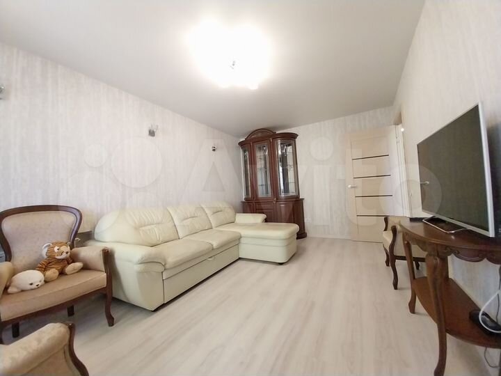 2-к. квартира, 66 м², 5/15 эт.