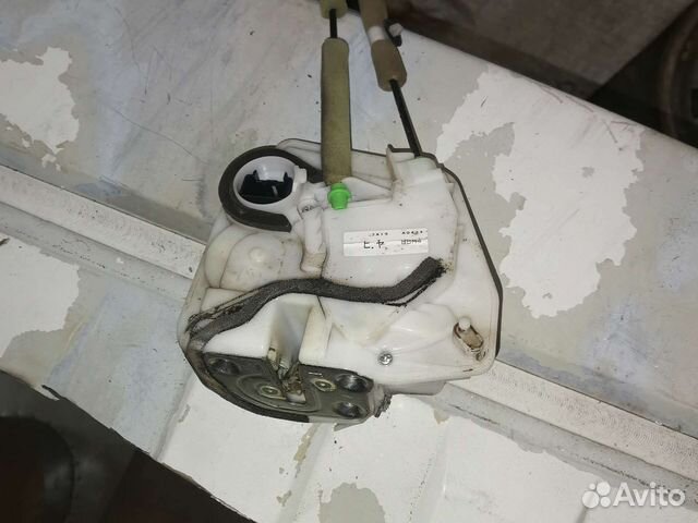 Замок двери задний левый Mazda 3 BL