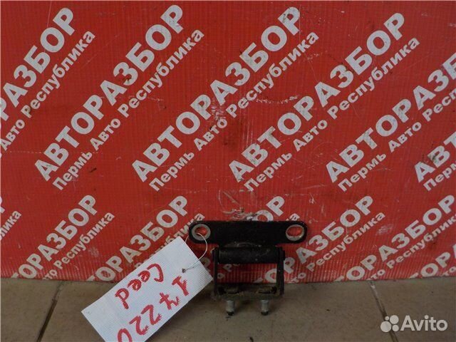 Петля багажника правая Kia Ceed ED G4FC 2011