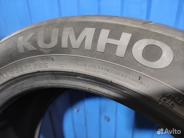 Kumho Ecsta HS51 235/45 R17