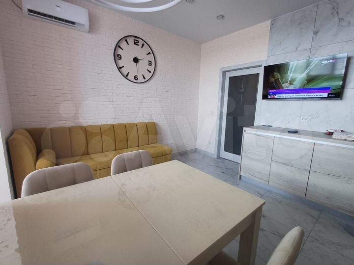 2-к. квартира, 71 м², 10/14 эт.