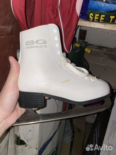 Коньки фигурные женские