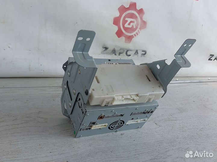 Nissan Patrol Y62 Магнитола