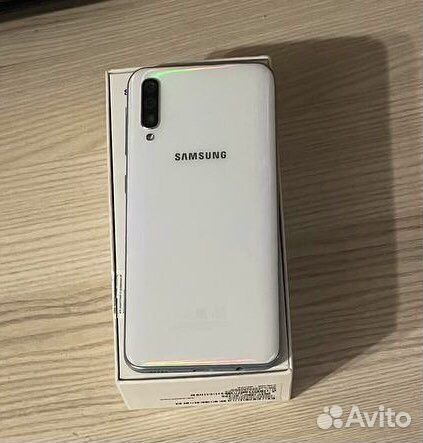Телефон Samsung а 50