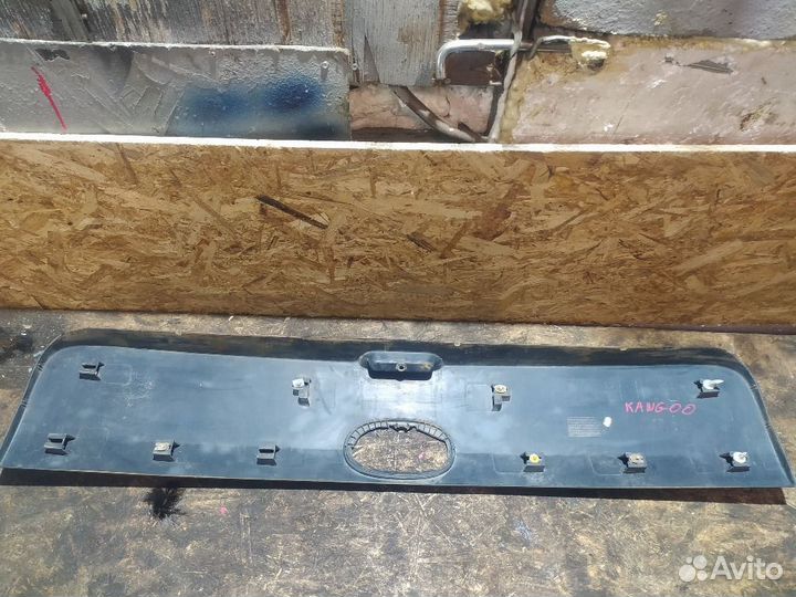 Накладка двери багажника Renault Kangoo I (1997—2003) 1, I