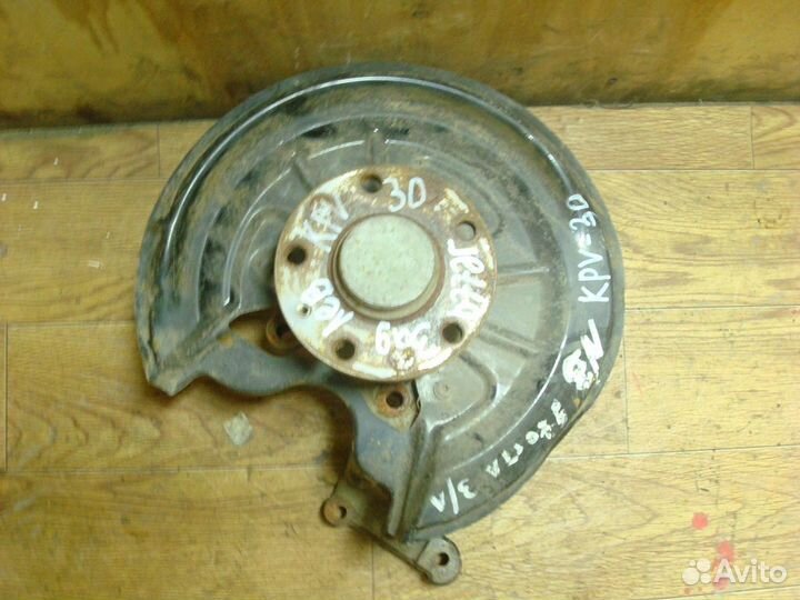 Кулак поворотный задний левый + ступица VW Jetta 2