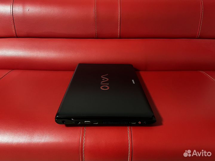 Sony Vaio SVE171 Full HD экран с диагональю 17.3