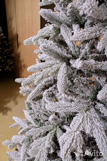 Искусственная елка Noёl заснеженная 270 см 21.6кг