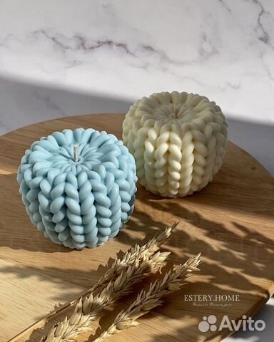 Уютная Свеча «Вязаный шар» ручной работы