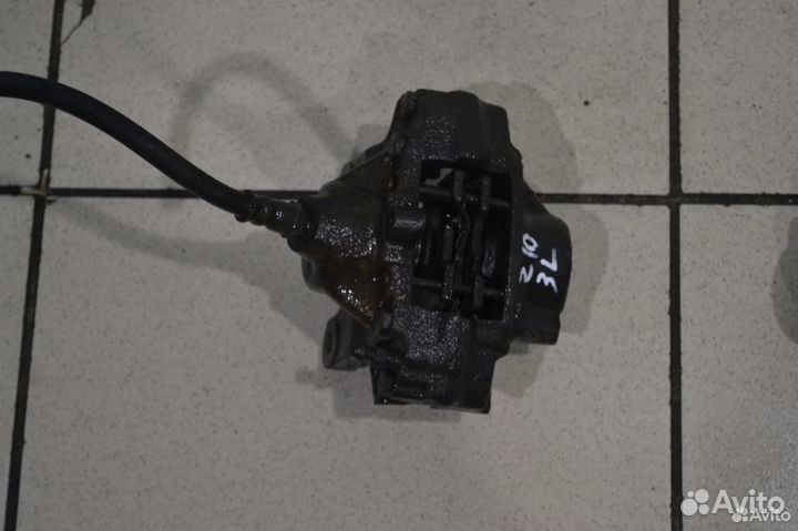 Тормозной суппорт задний правый Mercedes-Benz W210