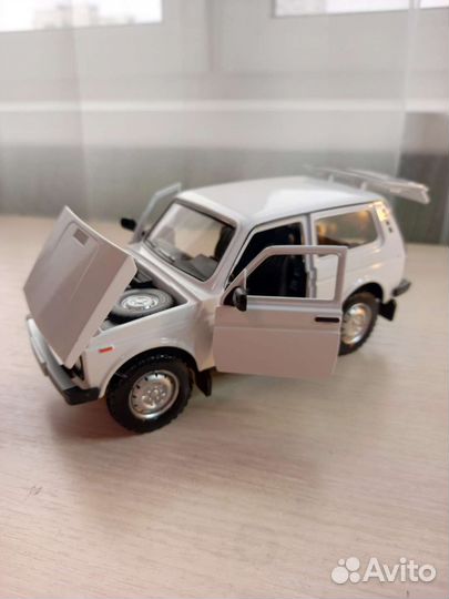 Машинка металлическая Ваз-2121 Нива длина 19 см