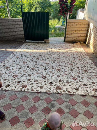 Ковер шерстяной новый