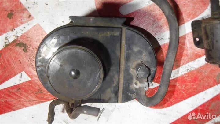 Абсорбер (фильтр угольный) Mitsubishi Pajero II 1