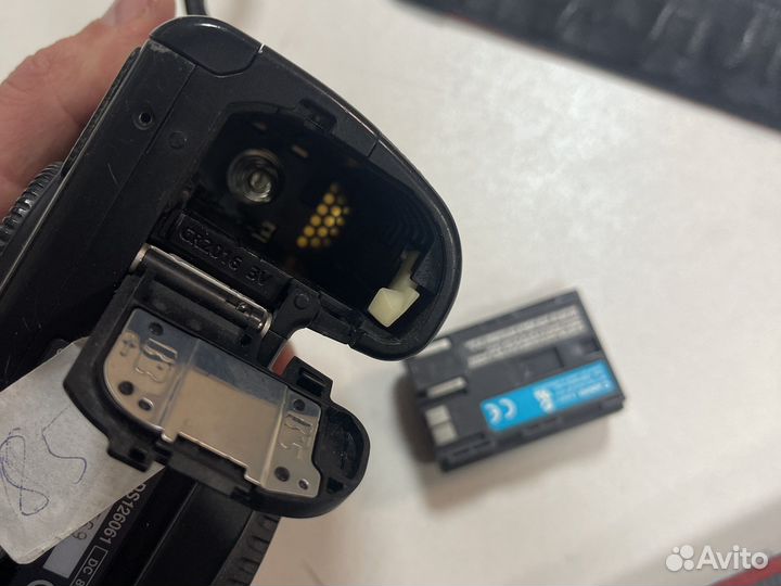 Зеркальный фотоаппарат Canon EOS 20D на запчасти