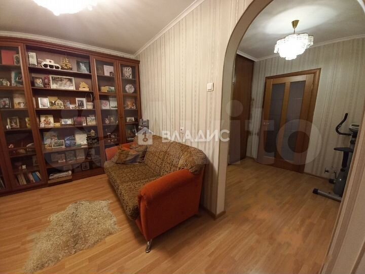 4-к. квартира, 131,5 м², 2/5 эт.