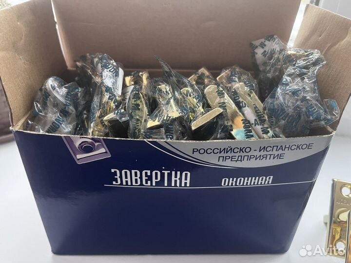 Оконная ручка