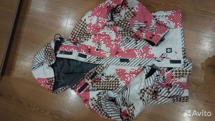 Продаю костюм сноуборд/горные лыжи Virus Boardwear