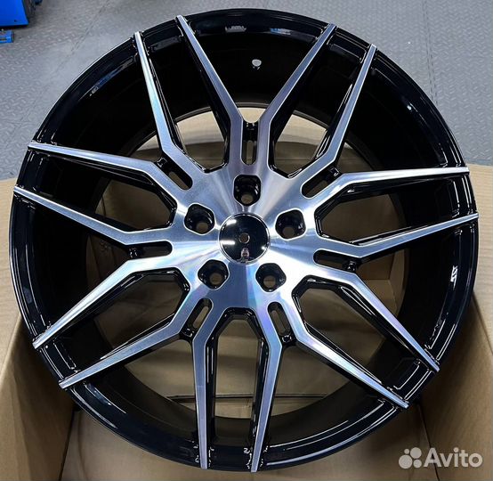 Диски на Toyota Highlander Тойота Хайлендер R18