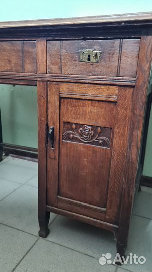 Дубовый стол старинный