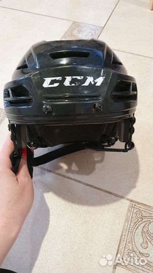 Хоккейный шлем