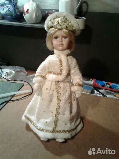 Кукла фарфоровая коллекционная
