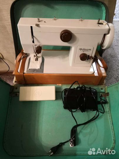 Швейная машина Чайка 134