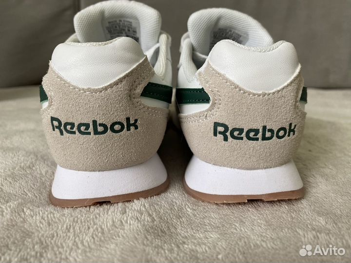 Новые кроссовки Reebok