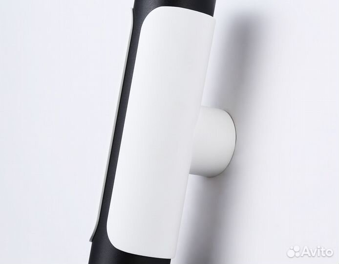 Настенный светильник со сменной лампой GU10/2 D58*195*82, белый/черный