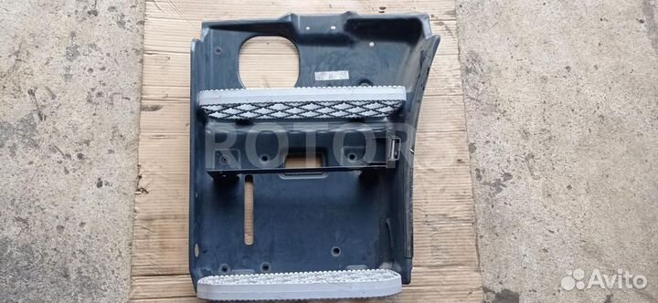 Ступеньки кабины левое Scania P 5 2011 1854227