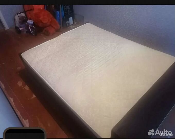 Кровать двухспальная