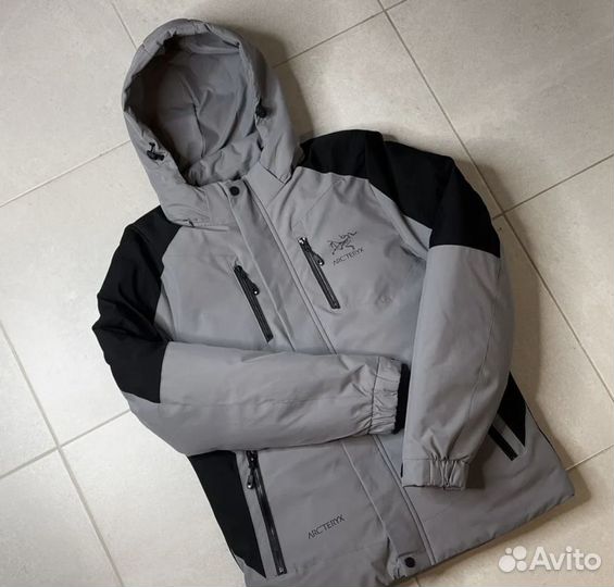 Куртки Nike, Helly Hansen, Stone Island, Arcteryx