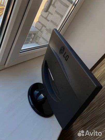 Монитор LG