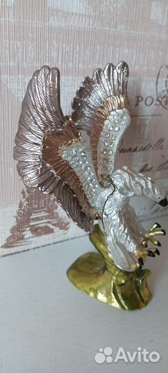 Статуэтка - шкатулка