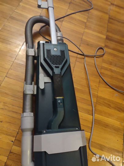 Профессиональный пылесос Delvir