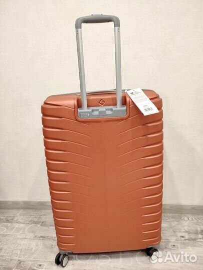 Чемодан на колесах samsonite