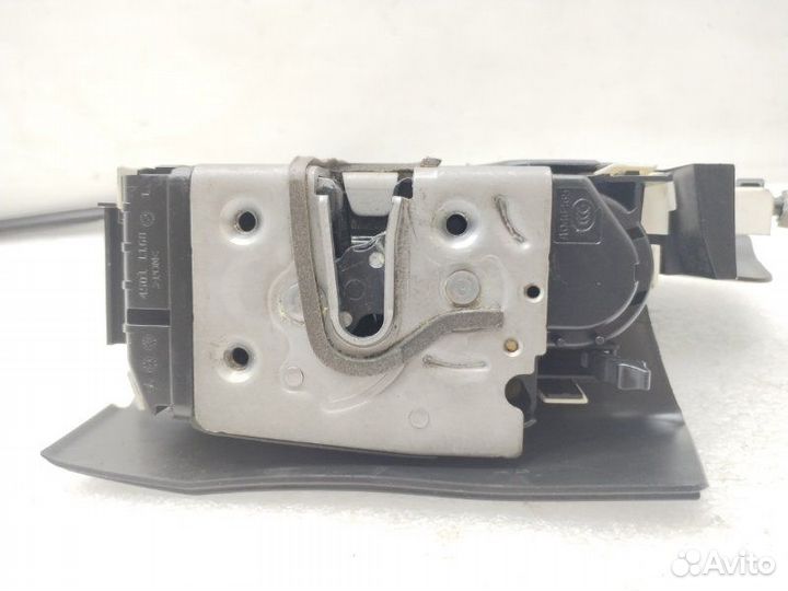 Замок двери задний левый Mercedes-Benz C-Class