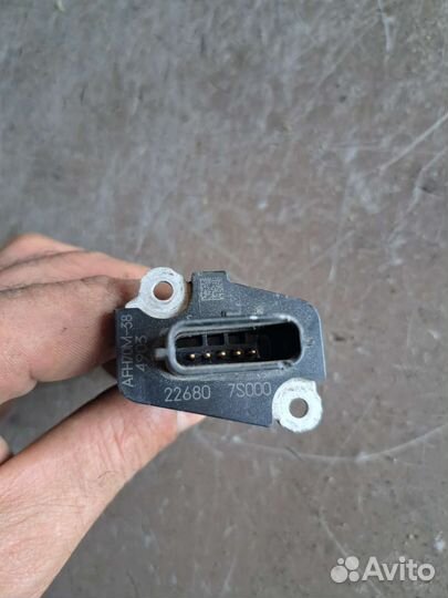 Датчик расхода воздуха на Nissan Fuga