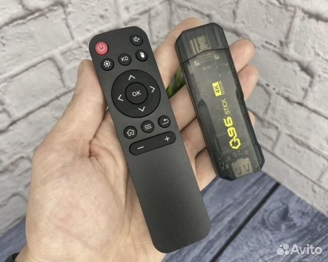 Смарт тв приставка Android TV Stick G96