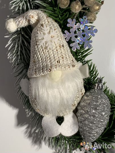 Новогодний венок ручной работы