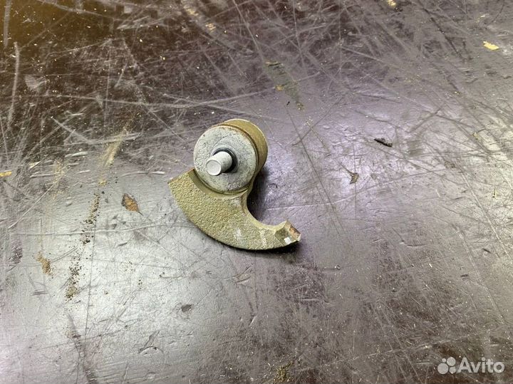 Рычаг натяжителя грм VAG BES ARE 7781