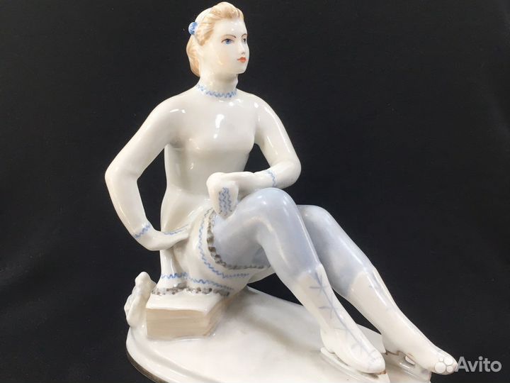 Статуэтка фигуристка физкультурница лфз