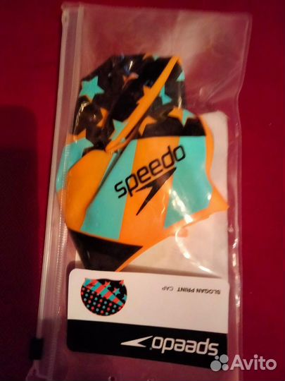 Очки и шапочка для плавания