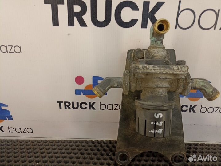 1422152 Клапан ускорительный