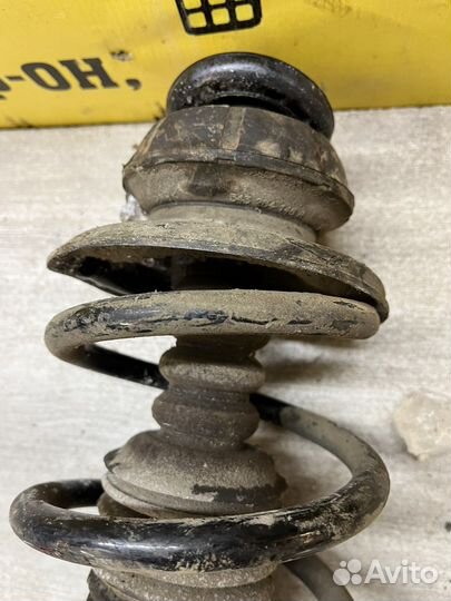 Рено дастер амортизатор задний