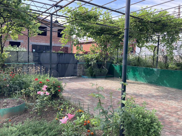 Дом 232,7 м² на участке 10,6 сот.