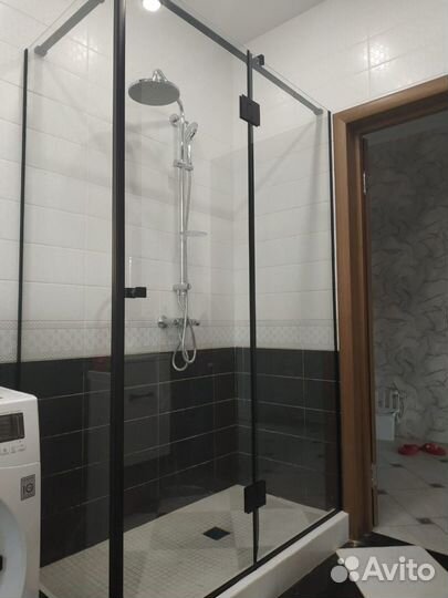 Душевые стеклянные перегородки, ограждения, кабины