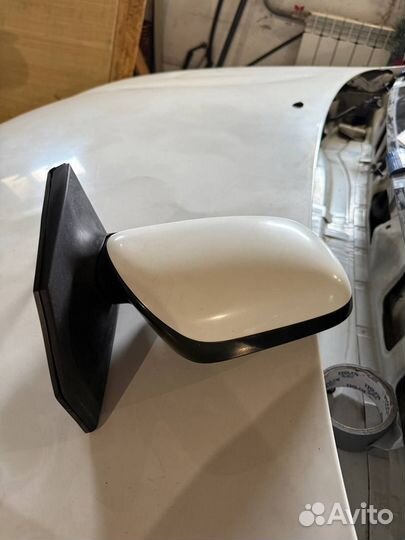 Переднее правое зеркало тойота королла седан E120